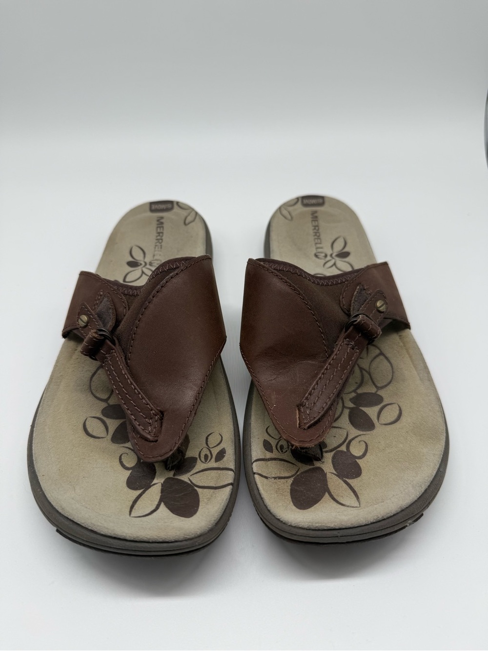 Merrell Grace Women’s Brown Leather Thong Sandals in EUC size 8 hiking camping